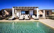 Un casa de lujo con piscina en Formentera